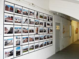 Colour pictures shown at the exhibition 'De Wolfsdonken, naoorlogse industriële architectuur'